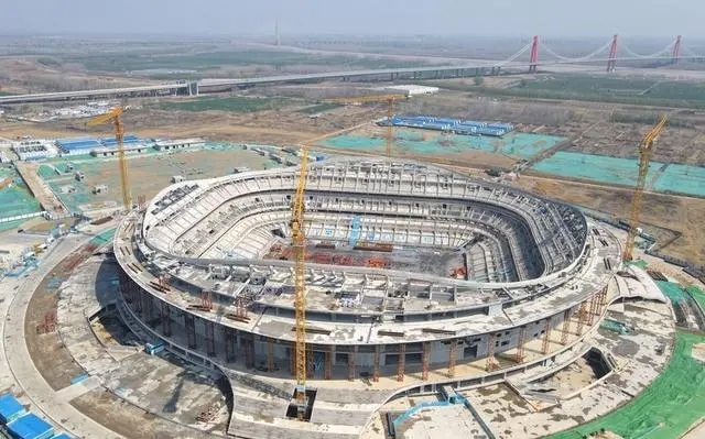 济南首座专业足球场二次结构施工近尾声